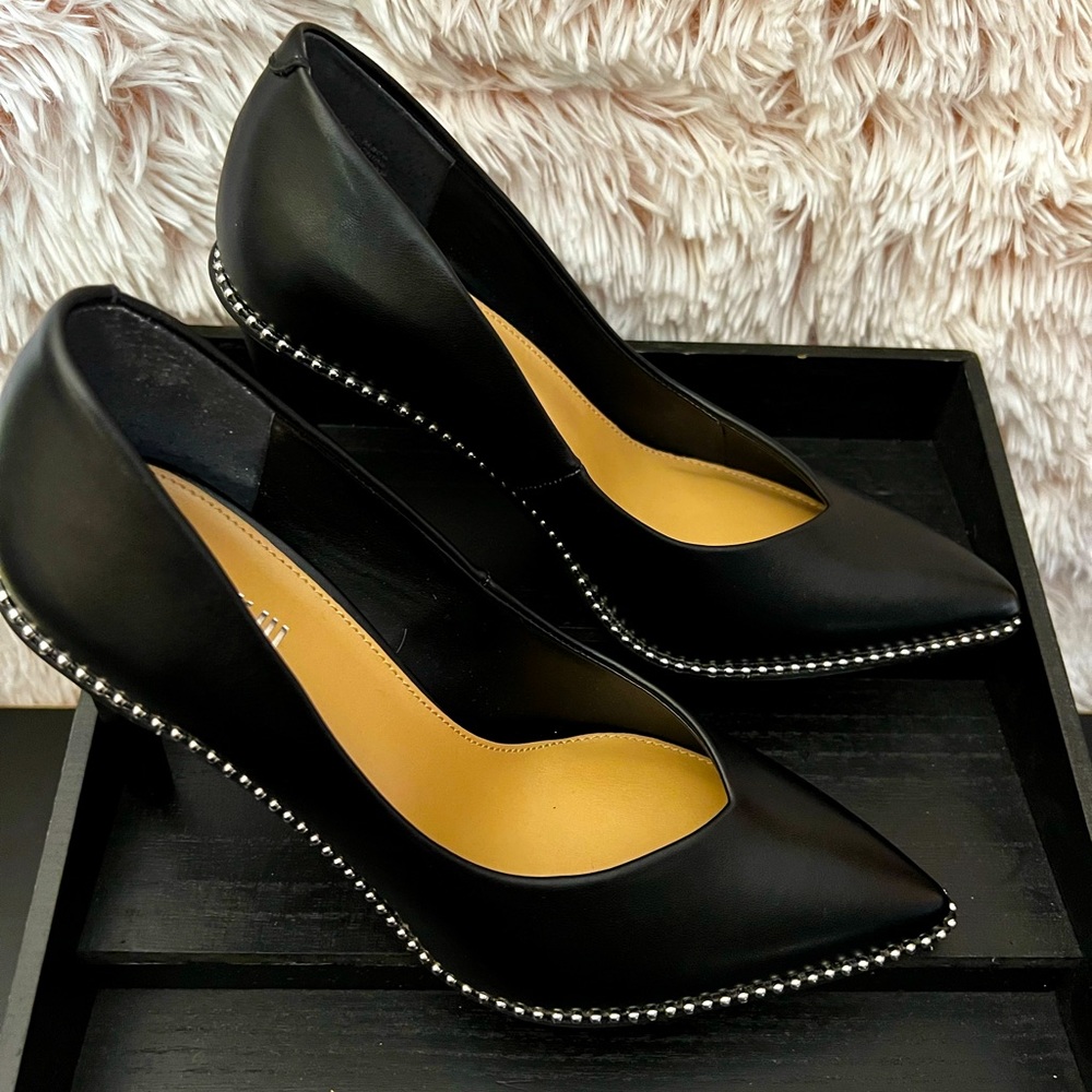 Binsa Ball -Chain Pumps • 3-1/2" stiletto heel
• Pointed-toe slip-on pumps